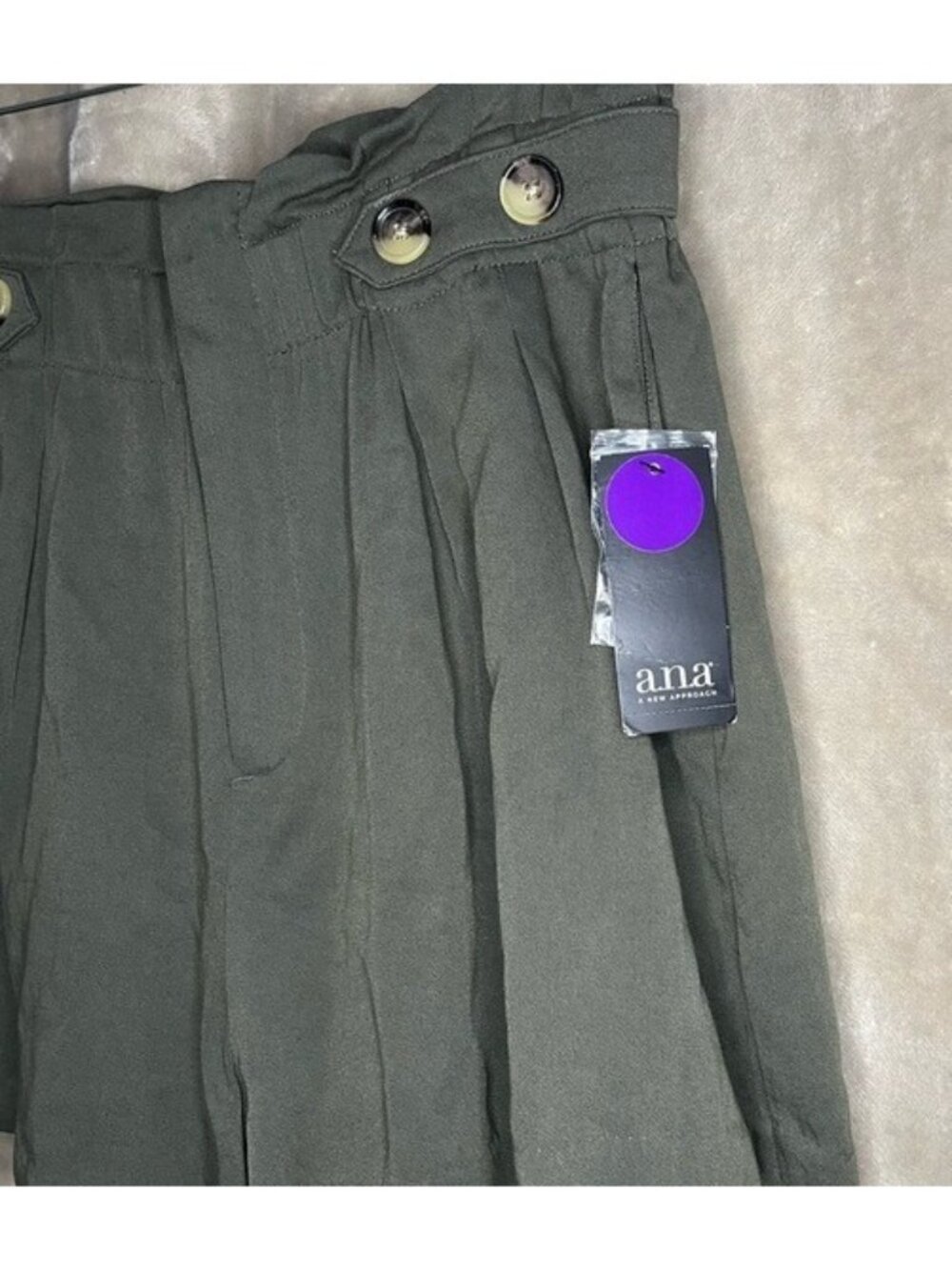 a.n.a A New Approach High Waisted Green Pleated Shorts Front Pocket Size 12 - Picture 4 of 11
